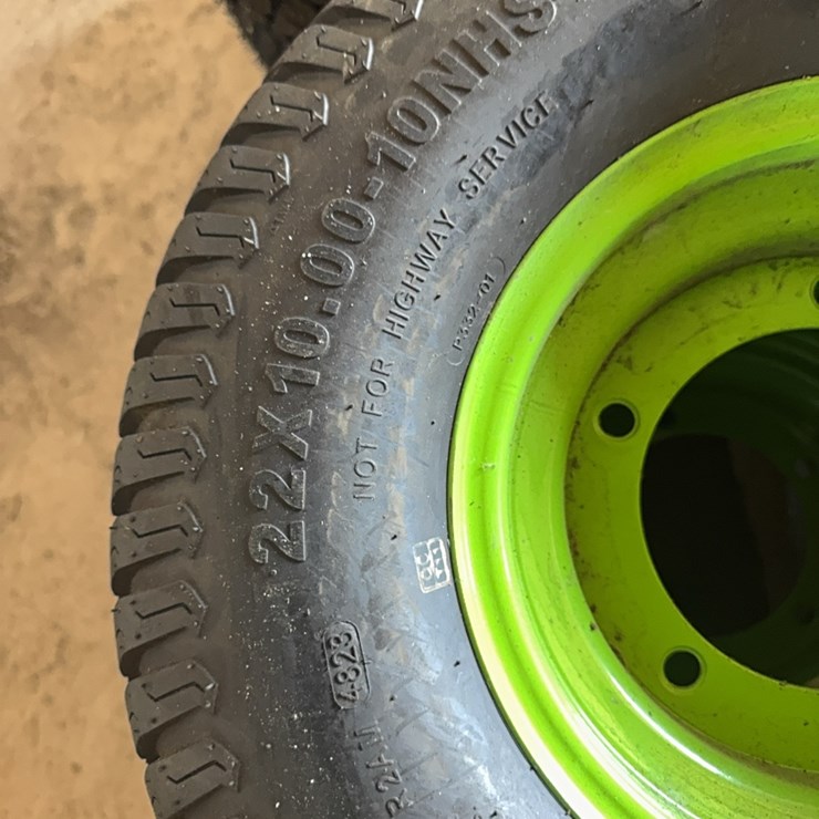 new Pair of 22x10-10 Tire With 5 Lug Wheel