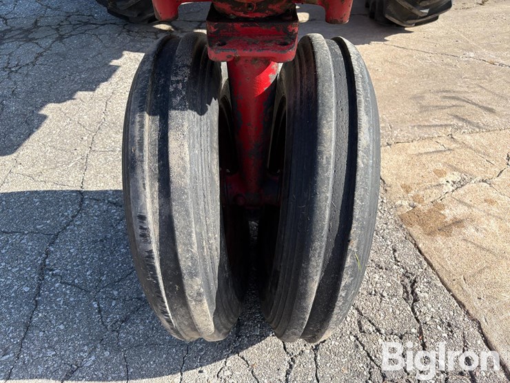 1962-case-ih-560-image-9