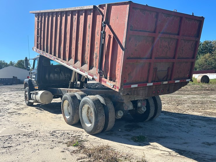 1987-ford-l8000-image-4