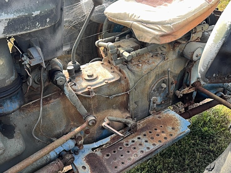 ford-4000-image-12