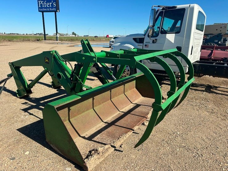 john-deere-148-image-4