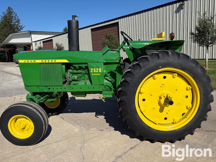 1970-john-deere-2520-image-7