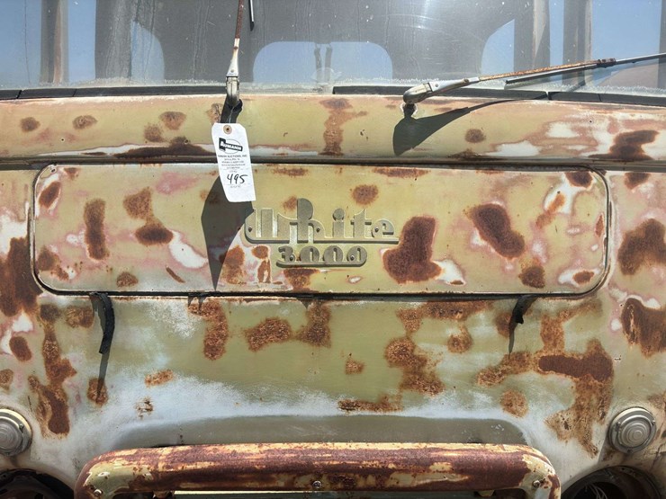 white-3000-truck-image-22