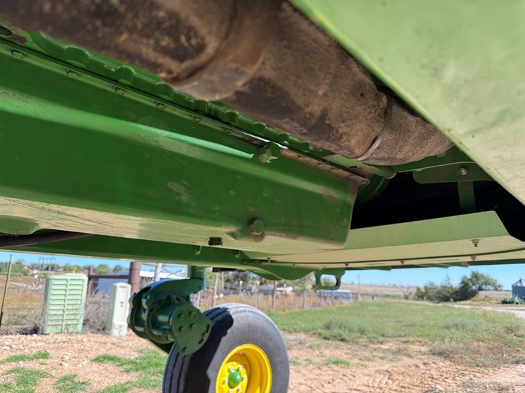 2019-john-deere-w235-image-35