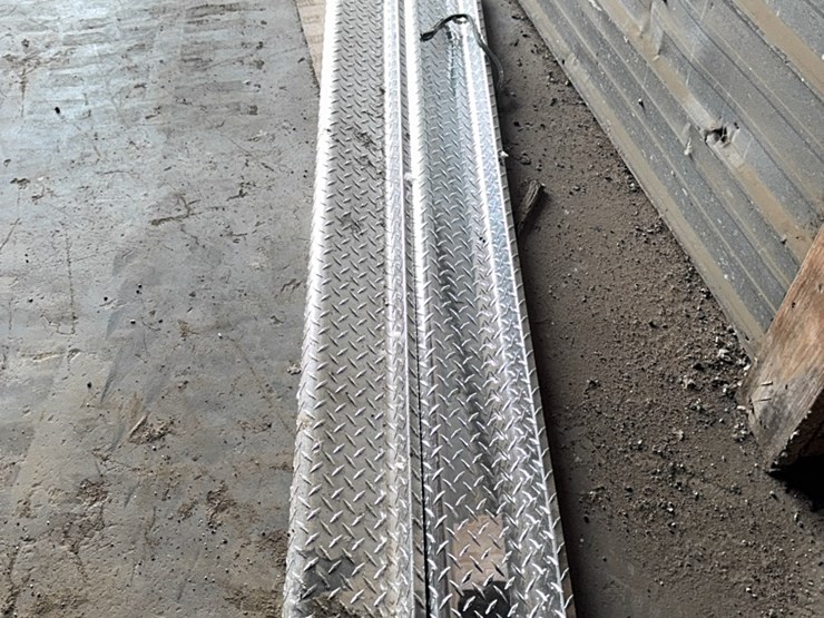 diamond-plate-running-boards-￼6-ft-image-2
