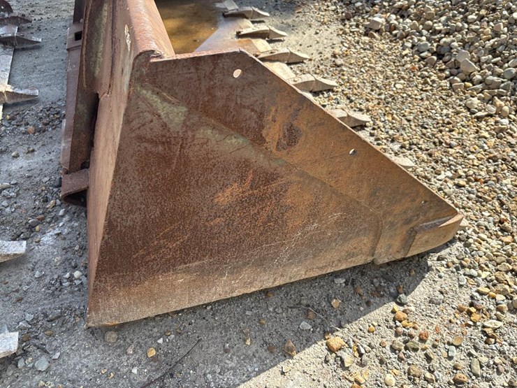 #5049-•-approx-84"-tooth-bucket-image-5