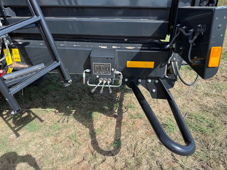 case-ih-lb434xl-image-13