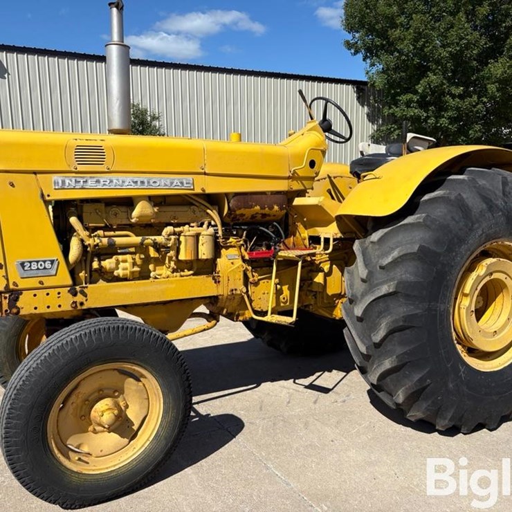 1964 INTERNATIONAL 2806