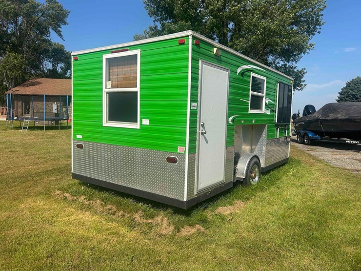 ice-castle-fish-house-image-5