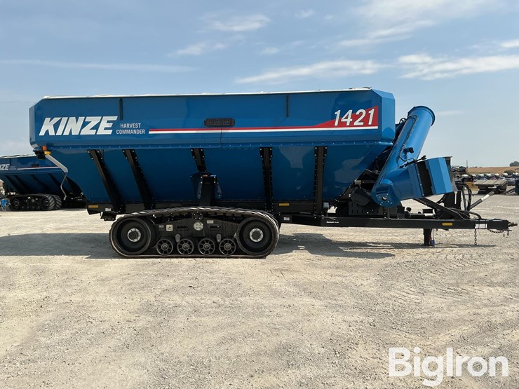 2024-kinze-1421-grain-cart-image-4