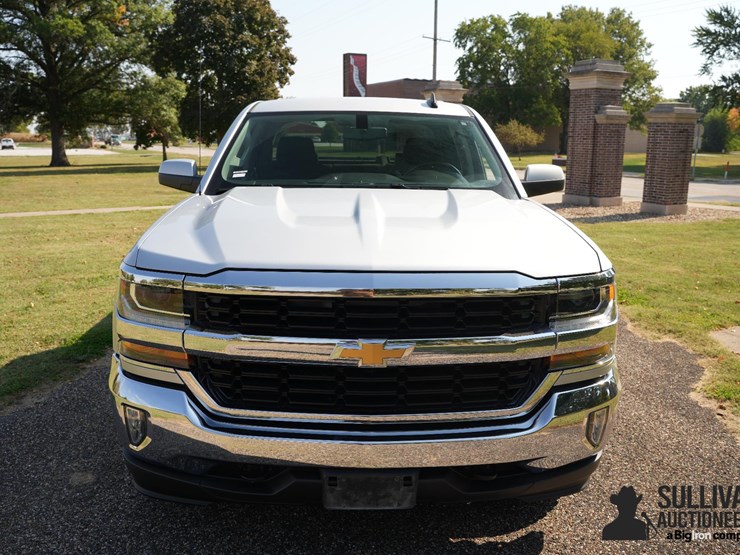 2017-chevrolet-silverado-1500-image-2