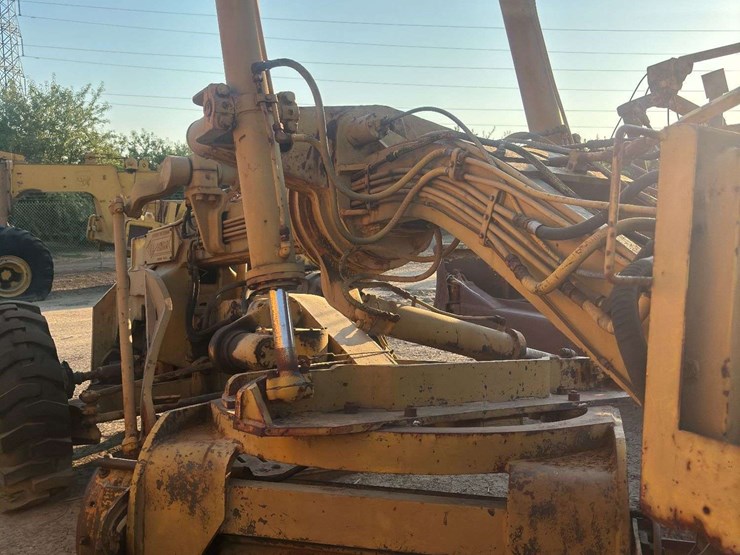 pmco-speedmatic-pm412-road-grader-image-29