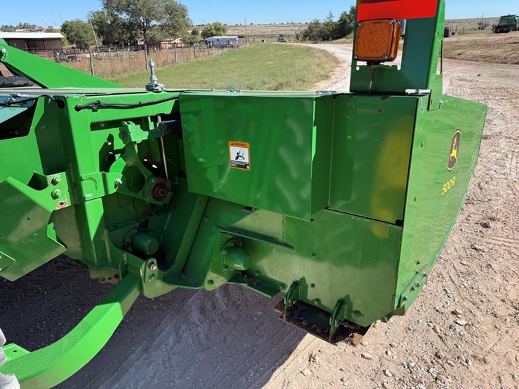 2019-john-deere-w235-image-57