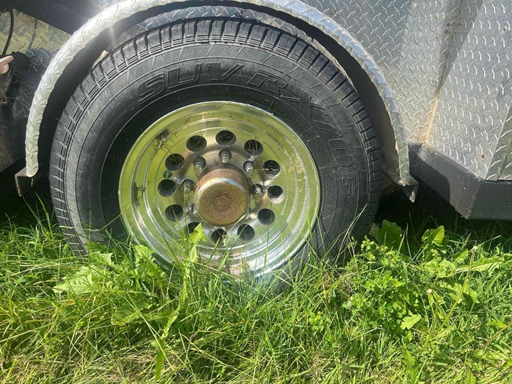 ice-castle-fish-house-image-11