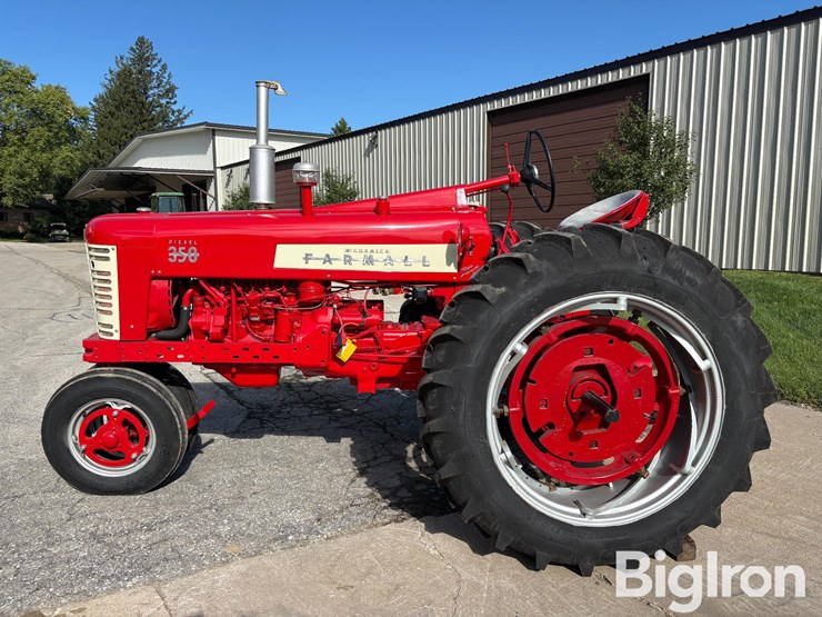 1956-case-ih-350-image-8
