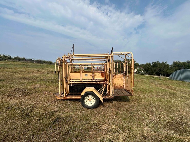 for-most-cattle-chute-image-2