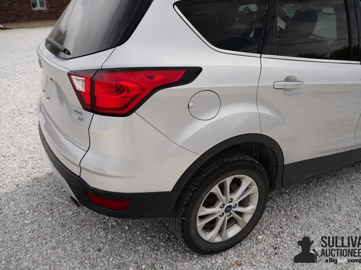 2019-ford-escape-image-18