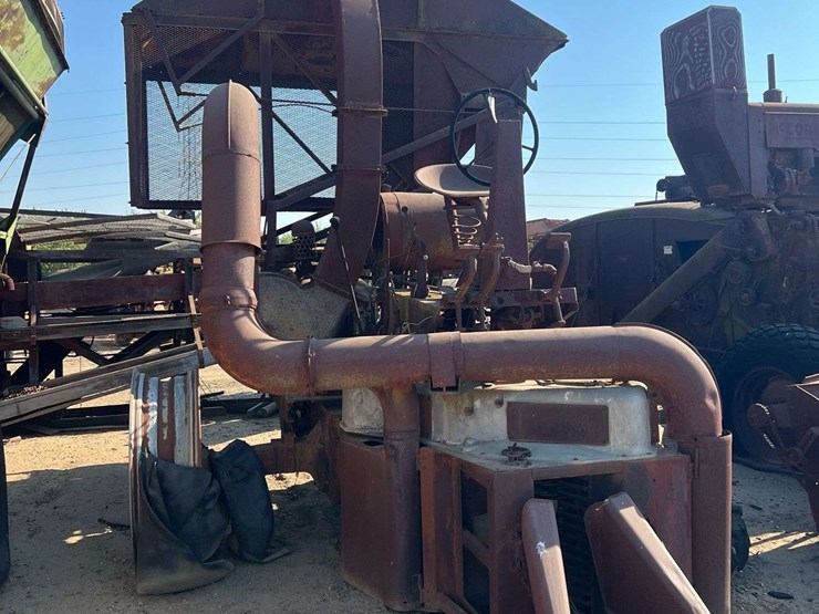 farmall-m-with-cotton-picker-image-4