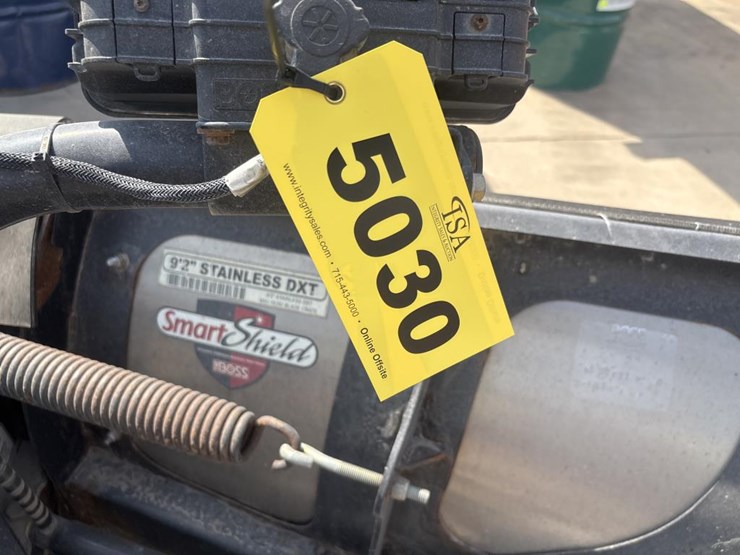 #5030-•-boss-power-v-dxt-smart-shield-truck-v-plow-image-11