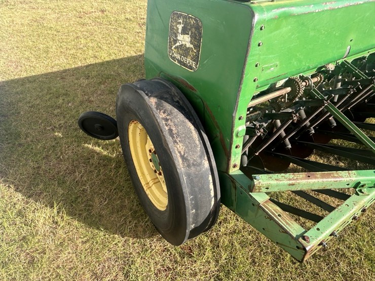 john-deere-8300-image-2
