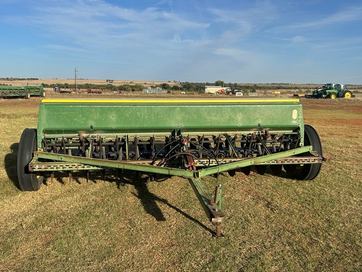 john-deere-8200-image-10