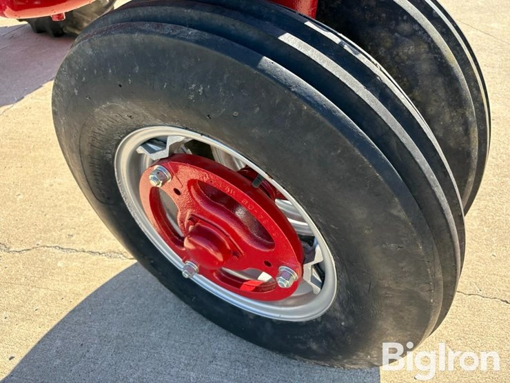 1954-ih-farmall-super-m-ta-2wd-tractor-image-19