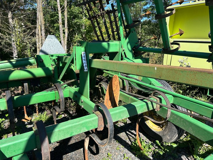 john-deere-30-image-11