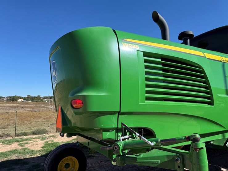 2019-john-deere-w235-image-50