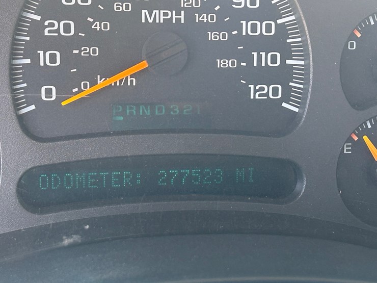 2004-chevrolet-2500-image-25