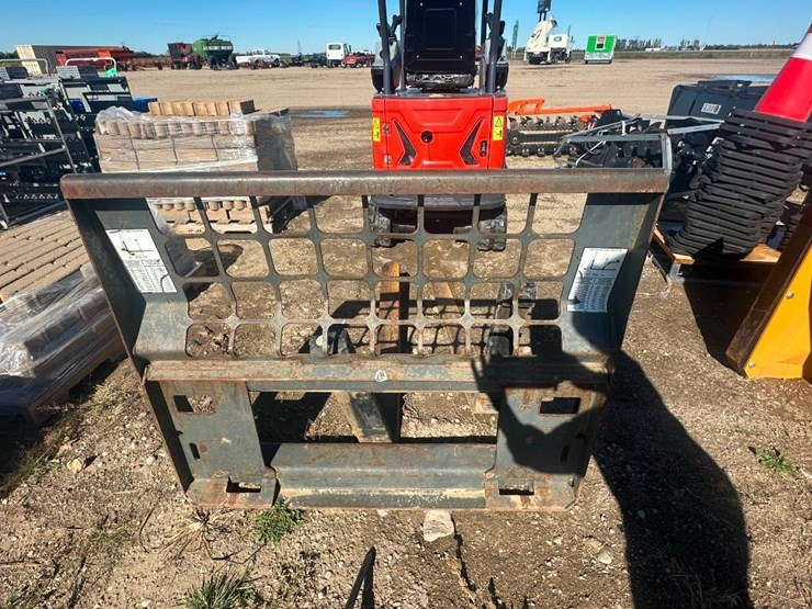 skid-steer-pallet-forks-image-3