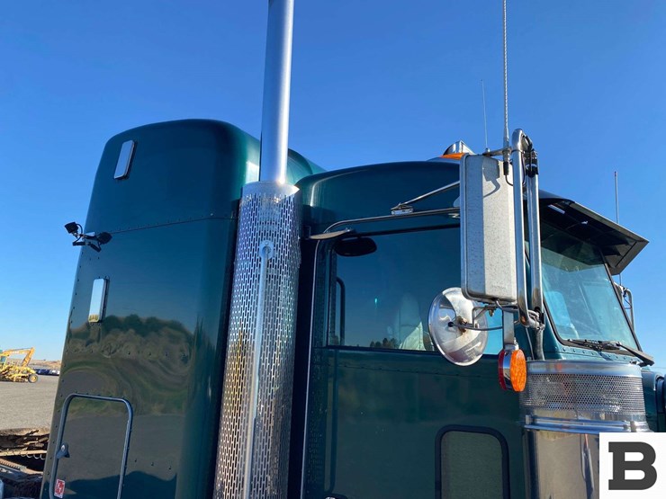 2013-peterbilt-367-image-39