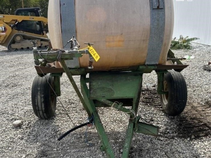 john-deere-1068-image-2