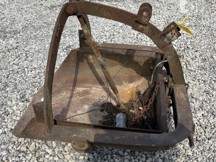 unknown-dirt-scoop-image-3