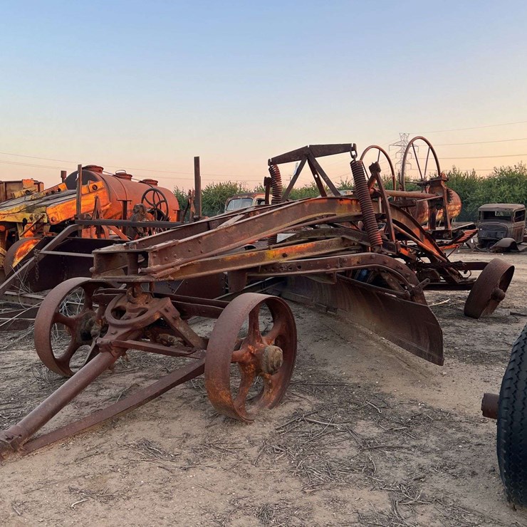 Pull Type Road Grader