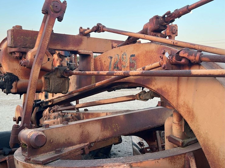 adams-road-grader-image-22