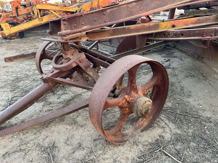 pull-type-road-grader-image-6