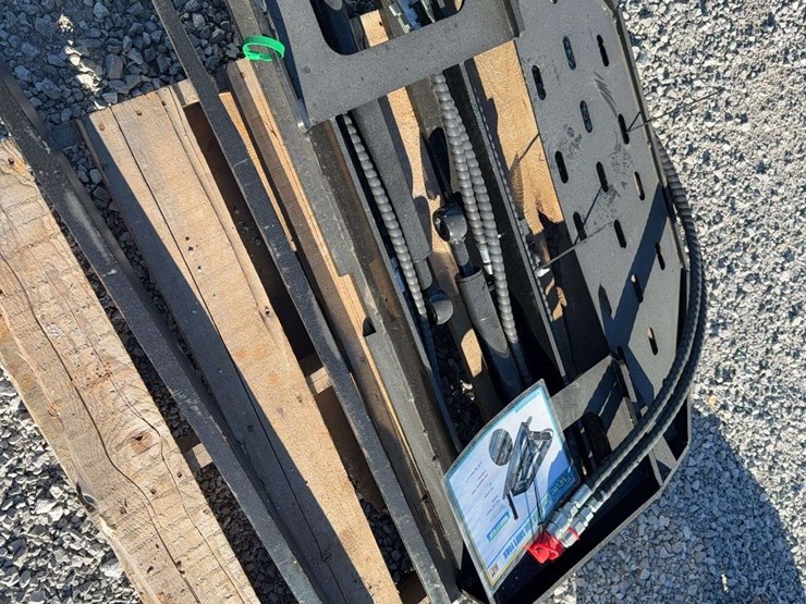 skid-steer-side-shift-fork-image-2