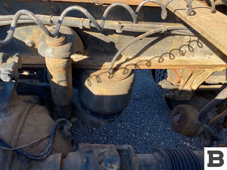 2013-peterbilt-367-image-25