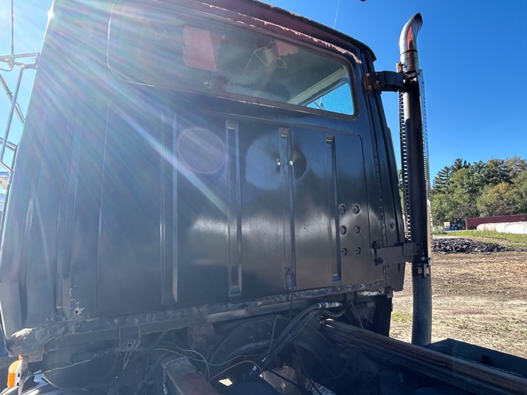 1987-ford-l8000-image-27