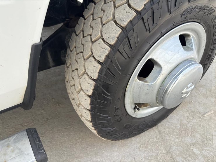 2016-dodge-ram-3500-image-38