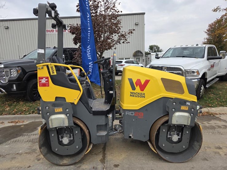 #5056-•-2019-wacker-neuson-rd28-smooth-drum-roller-image-6