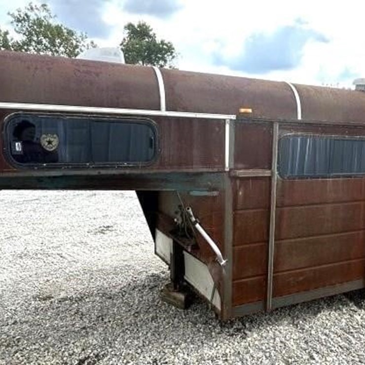 STOCK TRAILER 26'
