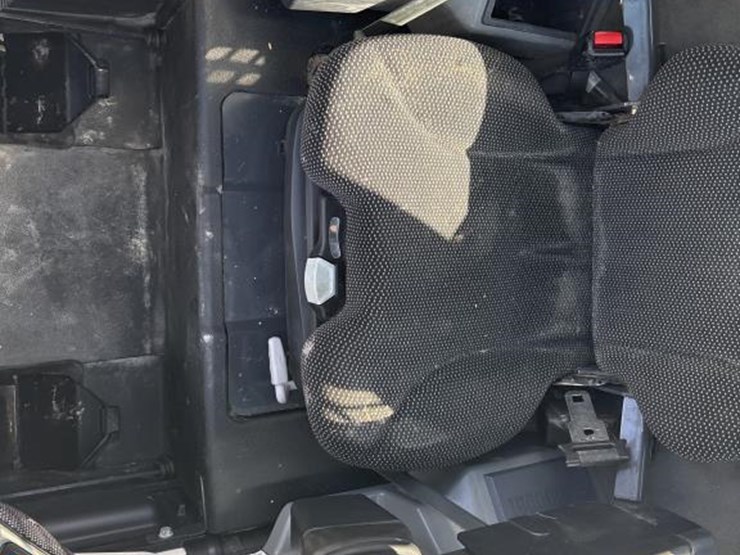 2022-bobcat-t870-image-31