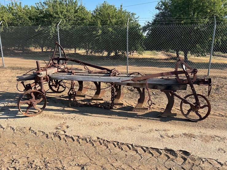 stockton-5-bottom-wood-beam-plow-image-1