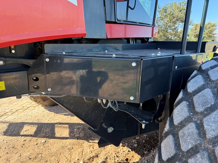 2020-case-ih-wd2104-image-15