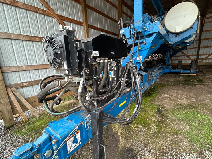 2010-kinze-3660-image-11