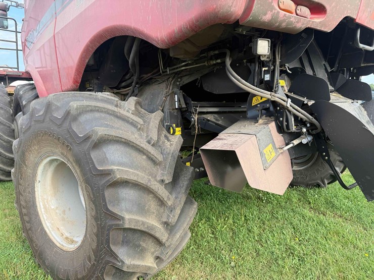 2013-case-8230-afx-combine-image-12