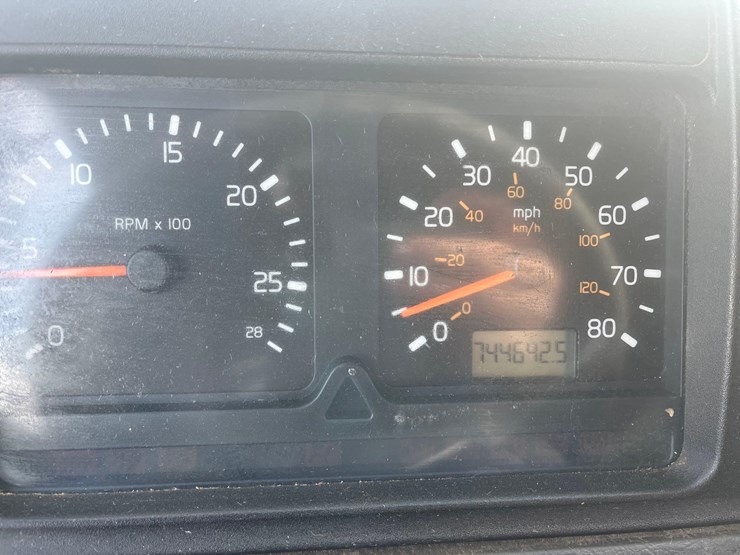 1998-volvo-semi-image-39