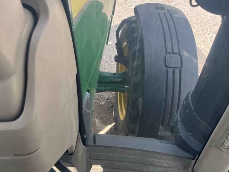 john-deere-8245r-image-28