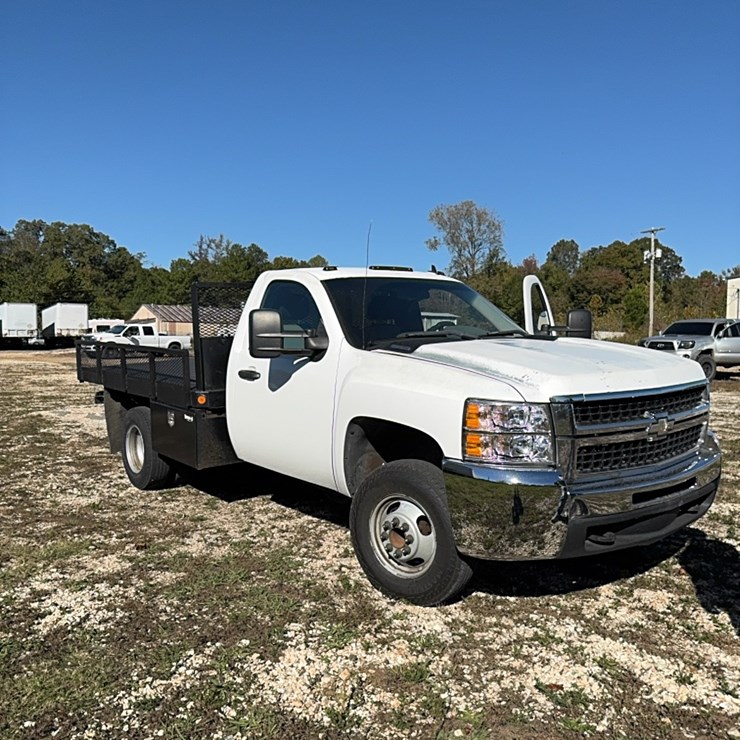 2007 Chevy 3500 HD Flatbed 6.0 Vortec Engine 146,125 Miles